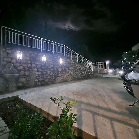 Hyka Stone House Shkoder Bed & Breakfast ภายนอก รูปภาพ