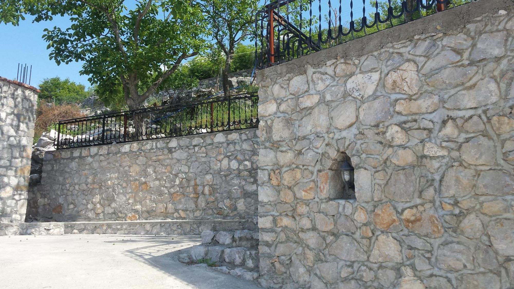 Hyka Stone House Shkoder Bed & Breakfast ภายนอก รูปภาพ