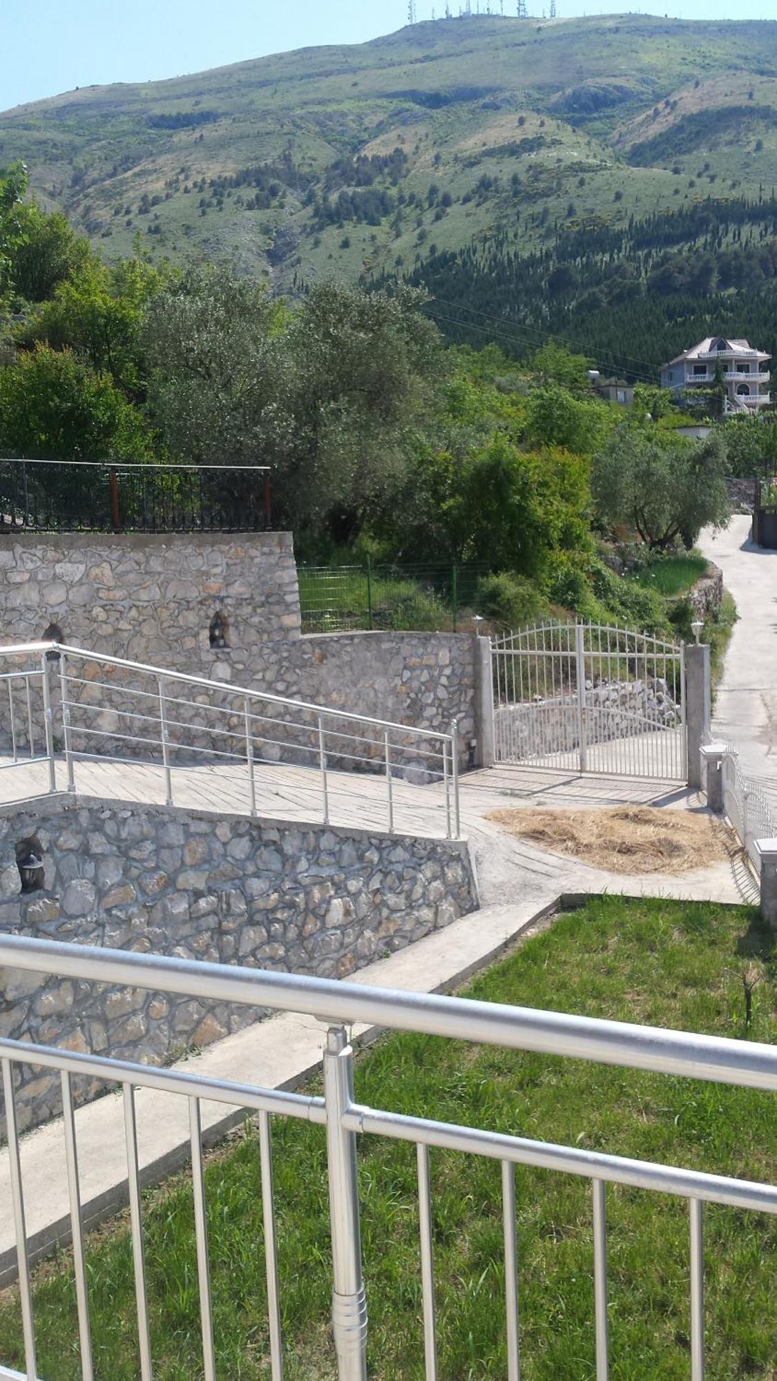Hyka Stone House Shkoder Bed & Breakfast ภายนอก รูปภาพ