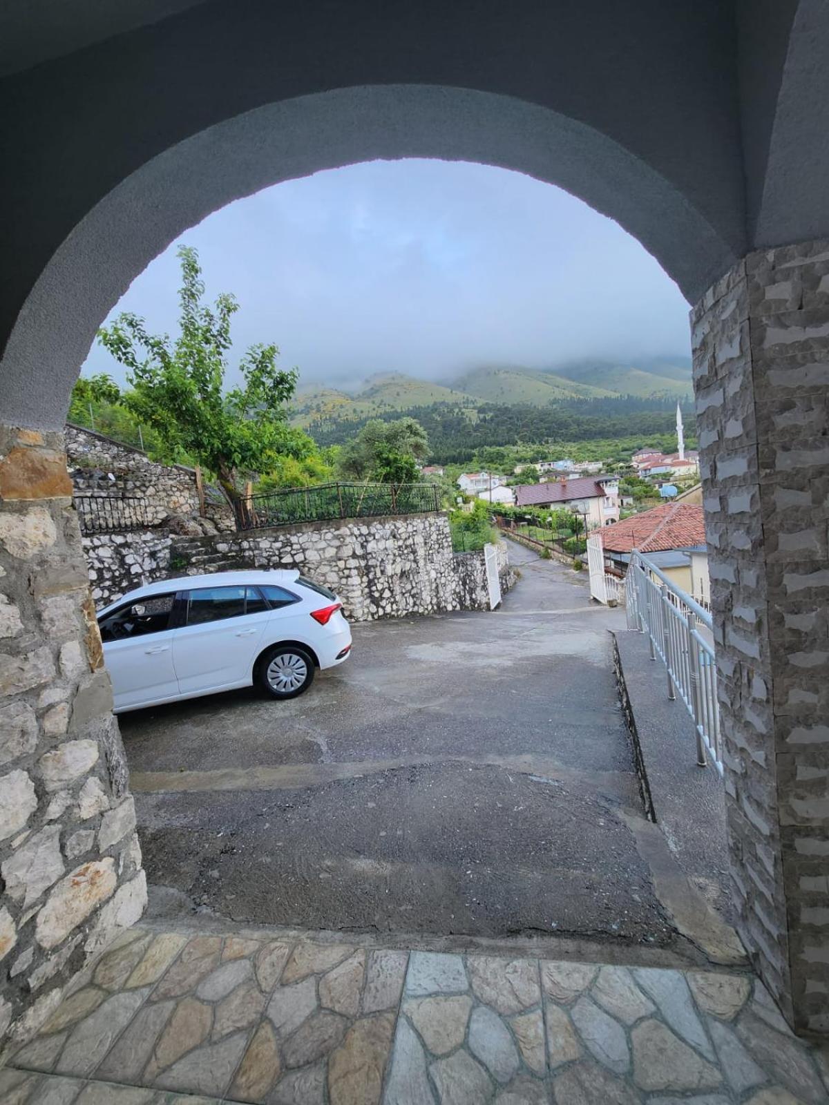 Hyka Stone House Shkoder Bed & Breakfast ภายนอก รูปภาพ