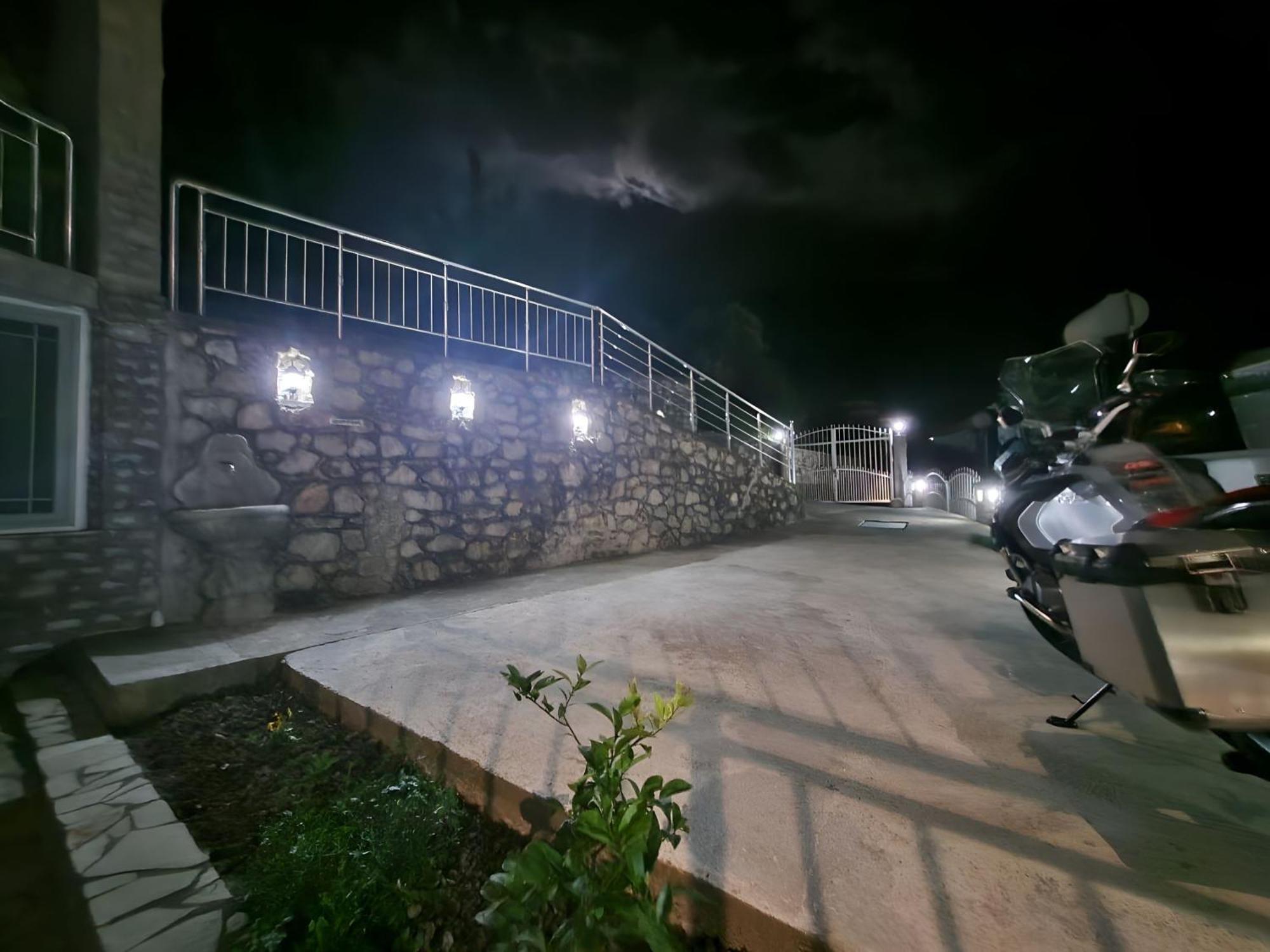 Hyka Stone House Shkoder Bed & Breakfast ภายนอก รูปภาพ