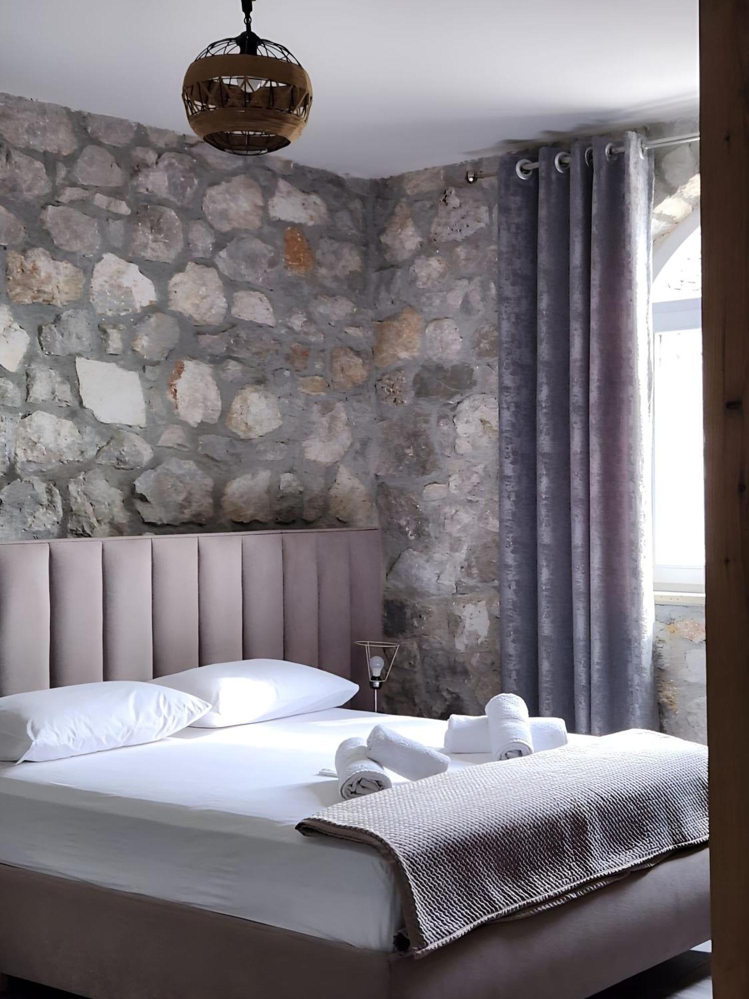 Hyka Stone House Shkoder Bed & Breakfast ภายนอก รูปภาพ