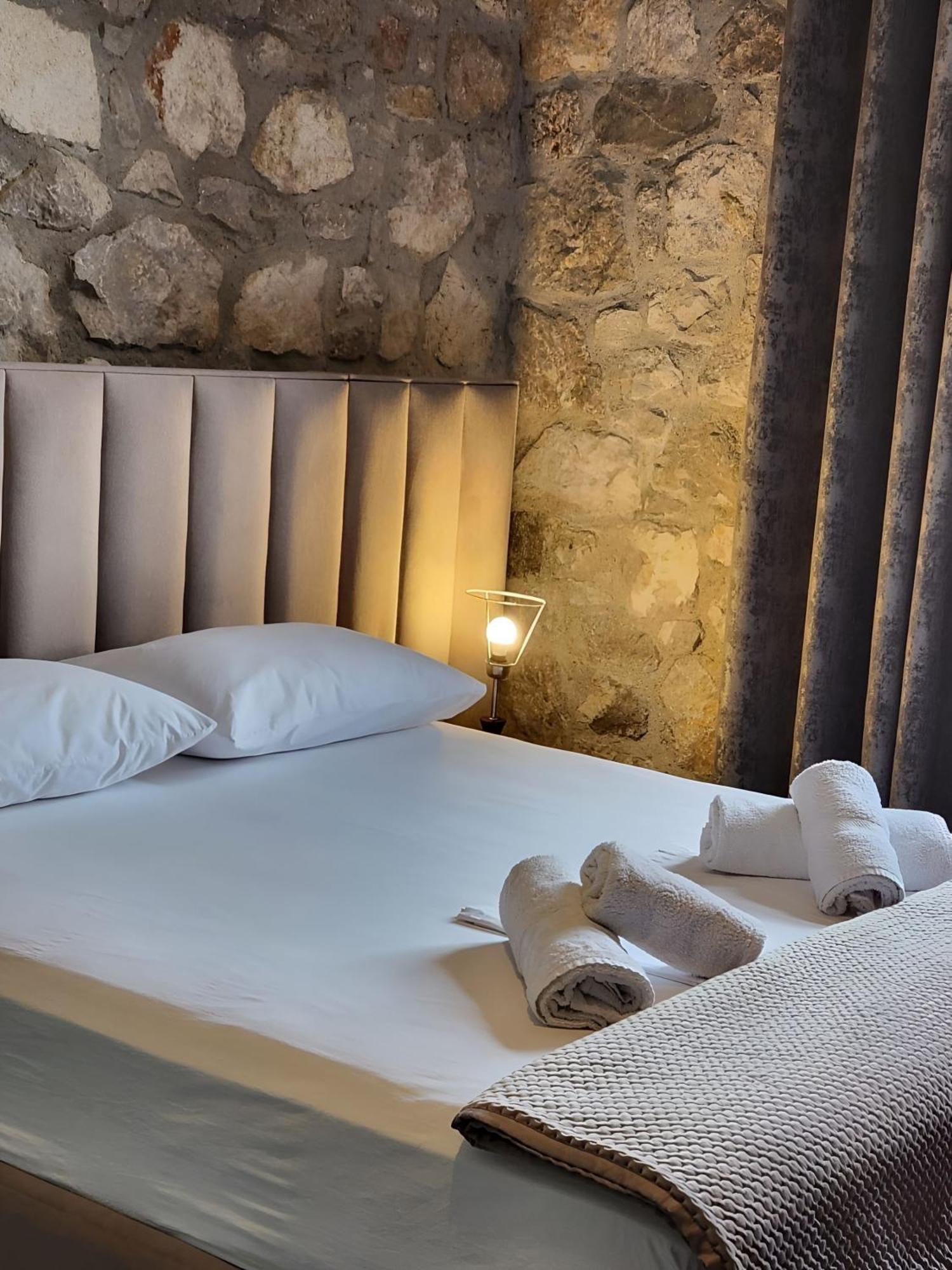 Hyka Stone House Shkoder Bed & Breakfast ภายนอก รูปภาพ